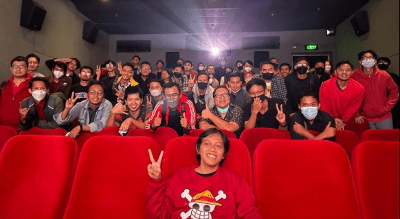 Nonton Film Bareng, Booking Satu Bioskop